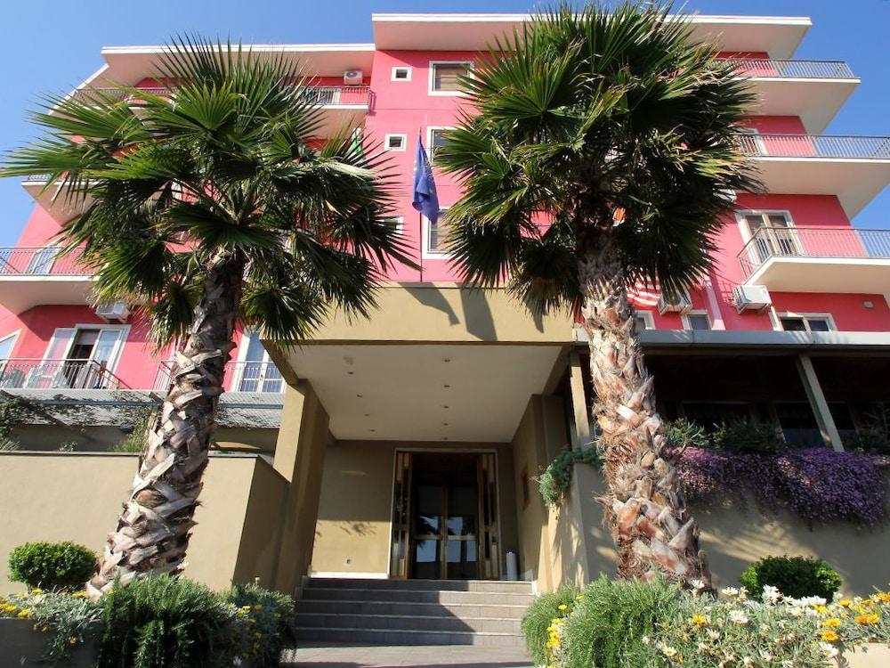 Hotel Carosello ポンテカニャーノ エクステリア 写真